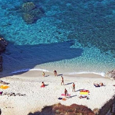 Hotel Casolare Al Porto Tropea Exterior foto